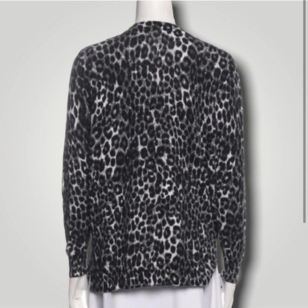MICHAEL MICHAEL KORS ANIMAL PRINT VNECK SWEATER BLACK GRAY WHITE MEDIUM - Picture 2 of 11